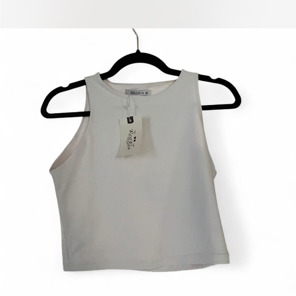 ReoRia White Sleeveless Crop Top